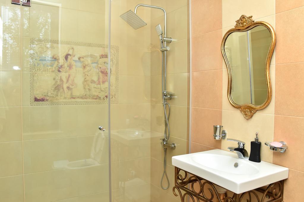 Sofia Hotel Kutaisi Luaran gambar